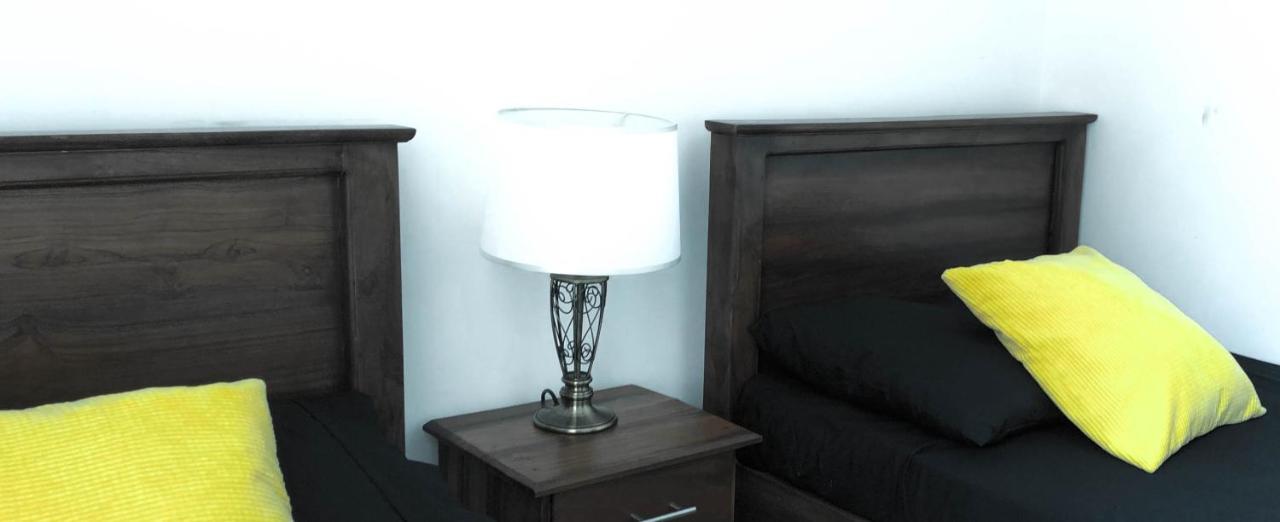 City Tower, Luxury 2 Two Bed Seaview Apartment Colombo Dehiwala-Mount Lavinia Esterno foto